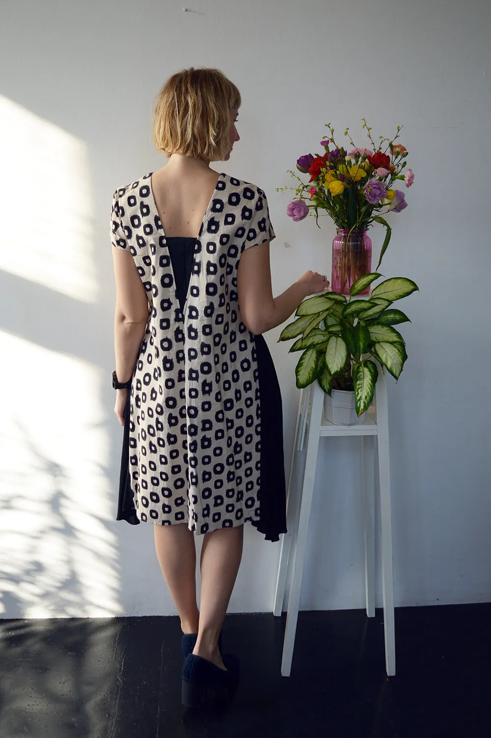 Fresh and New Spring Summer 2018 Elegant but still so Fun Linen Dress in Cream Color with Back Pattern and Black Side Wedge