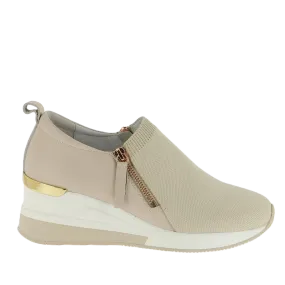 Gelato Lippy Swan Wedge Sneaker