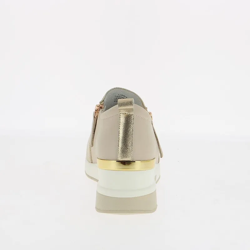 Gelato Lippy Swan Wedge Sneaker