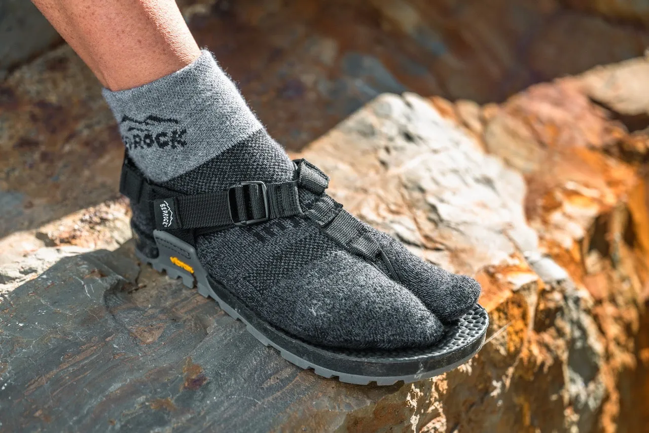 Performance Split-Toe Socks (Granite)