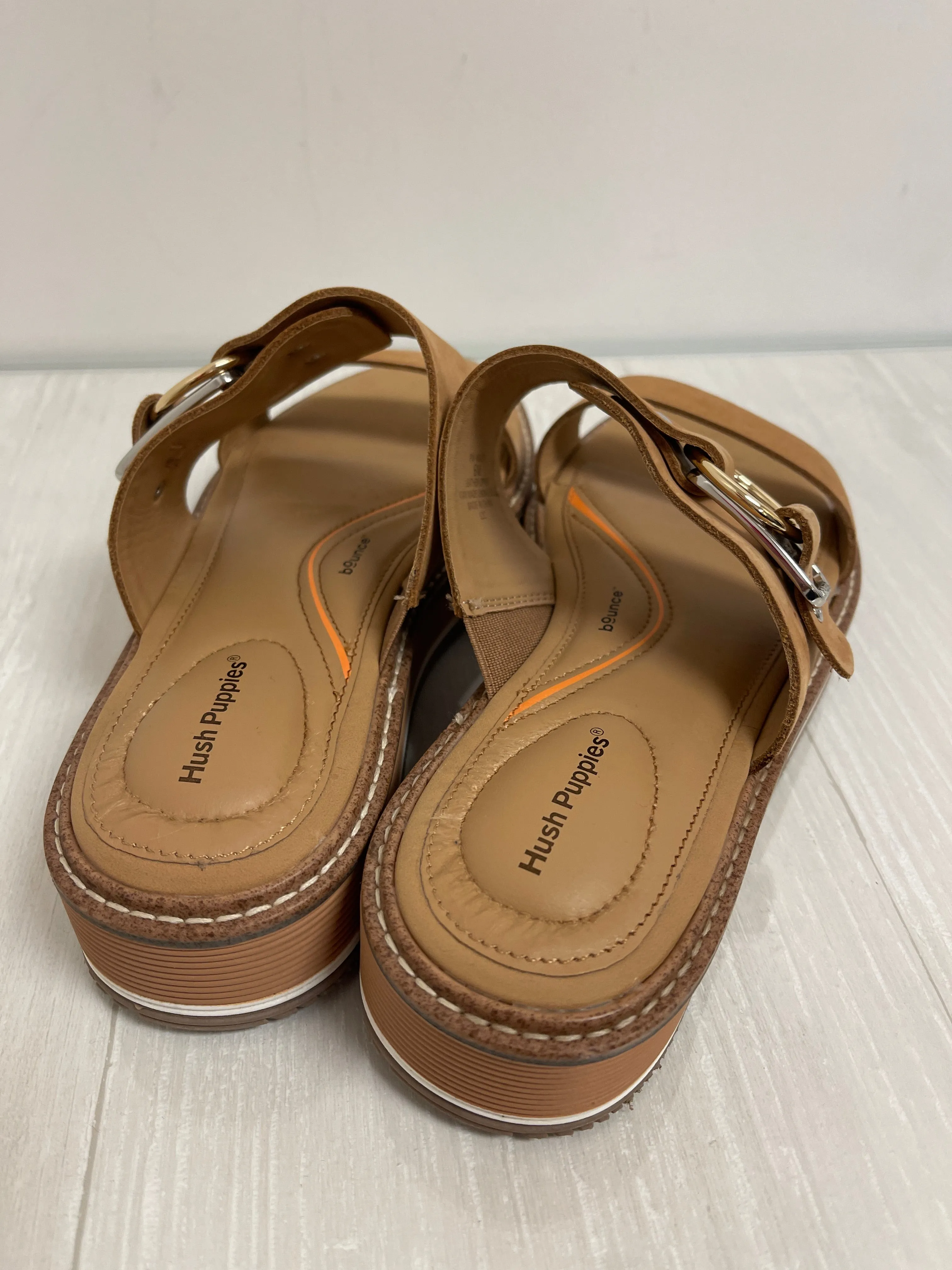 Sandals Flats By Hush Puppies In Brown, Size: 6