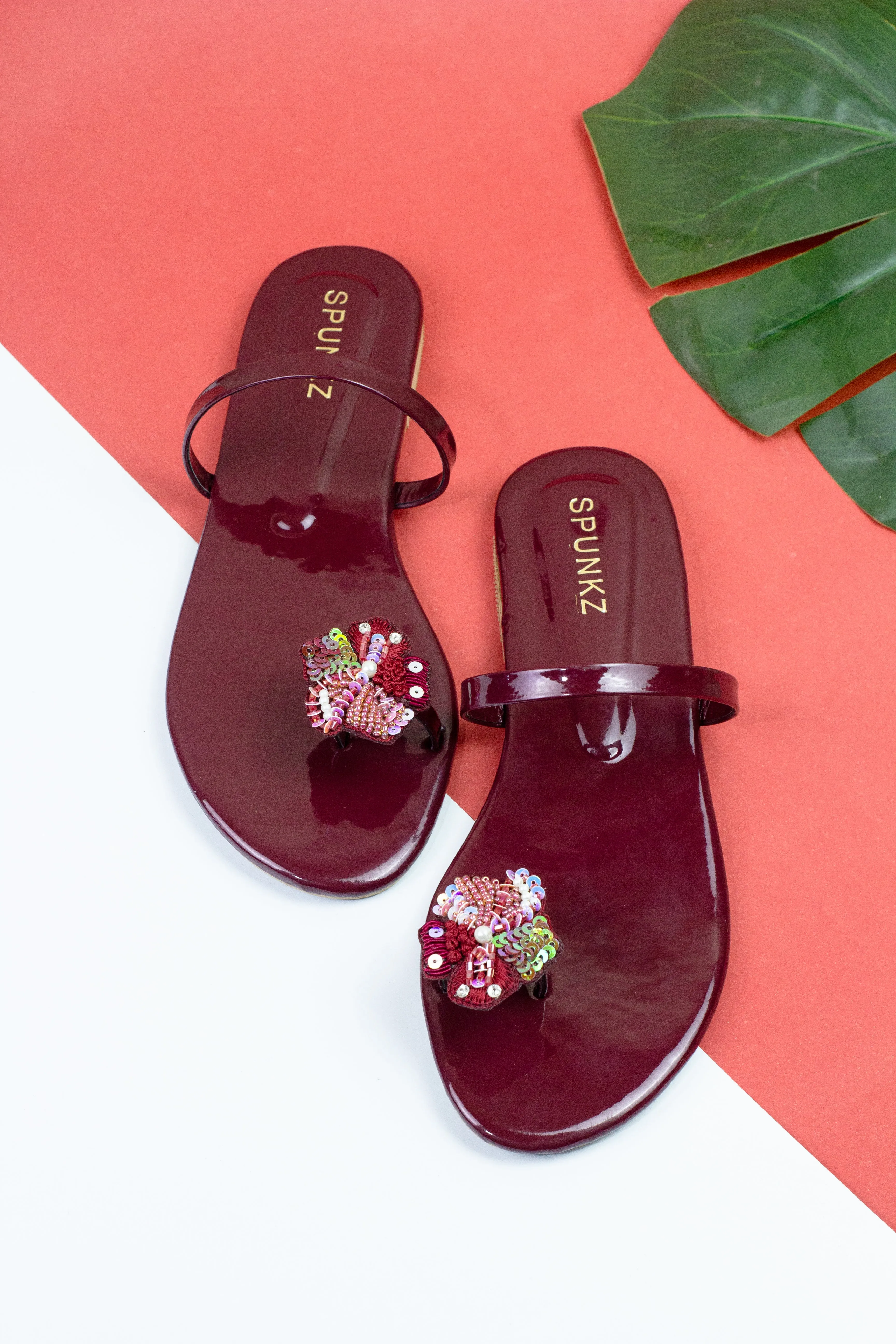 Spunkz Shiny Maroon Floral Toe Ring Fancy Flat Slippers